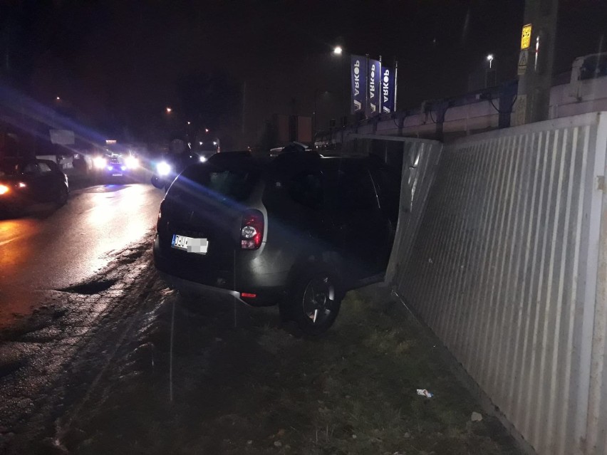  Wrocław. Groźnie wyglądający wypadek na ul. Jerzmanowskiej [ZOBACZ ZDJĘCIA]