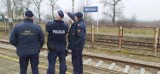 Łęczyccy policjanci i funkcjonariusze Straży Ochrony Kolei kontrolowali obszary kolejowe