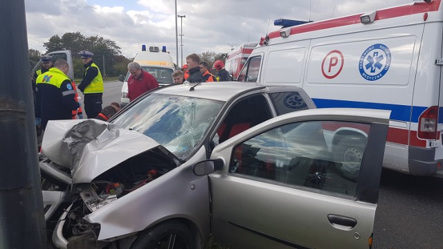 Śmiertelny wypadek na Aleksandrowskiej w Łodzi. Nie żyje 42-letni mężczyzna