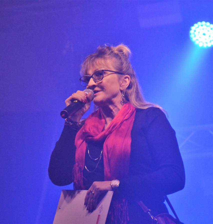 Agata Kujawa z zespołem wystąpiła podczas koncertu galowego "Wielcy Nieobecni" [ZDJĘCIA, FILM]