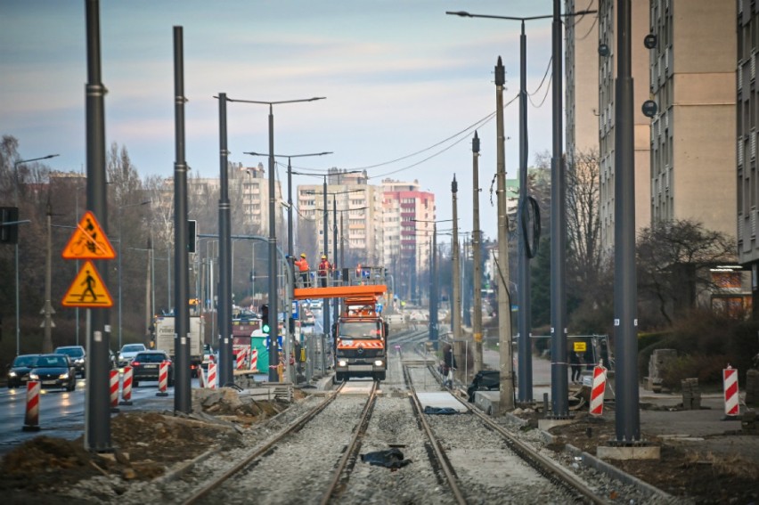 Kolejny etap modernizacji linii tramwajowej ZDJĘCIA
