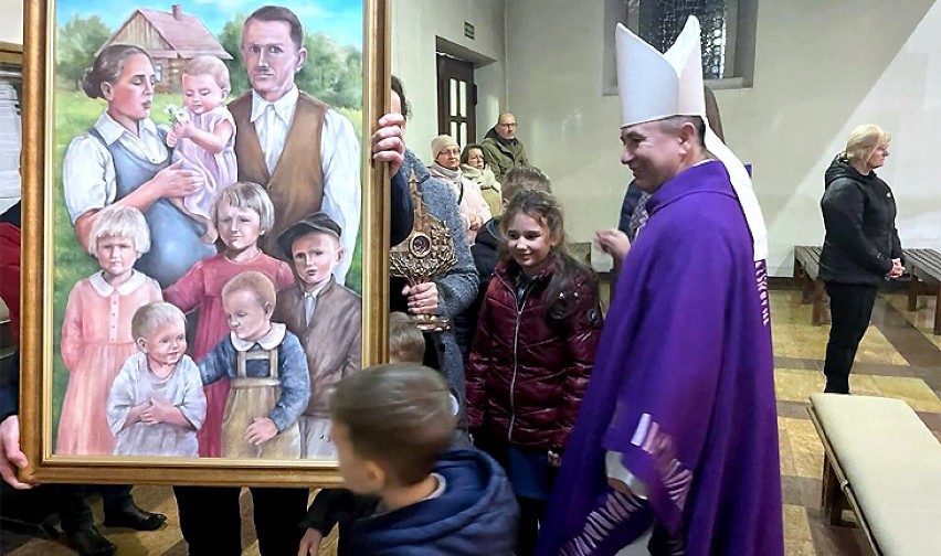 Niezwykła peregrynacja w Archidiecezji Gnieźnieńskiej. Kościoły odwiedzą relikwie rodziny Ulmów