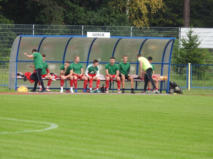 Piłka nożna. Pogoń Lębork przegrała 0-3 derby z Aniołami Garczegorze