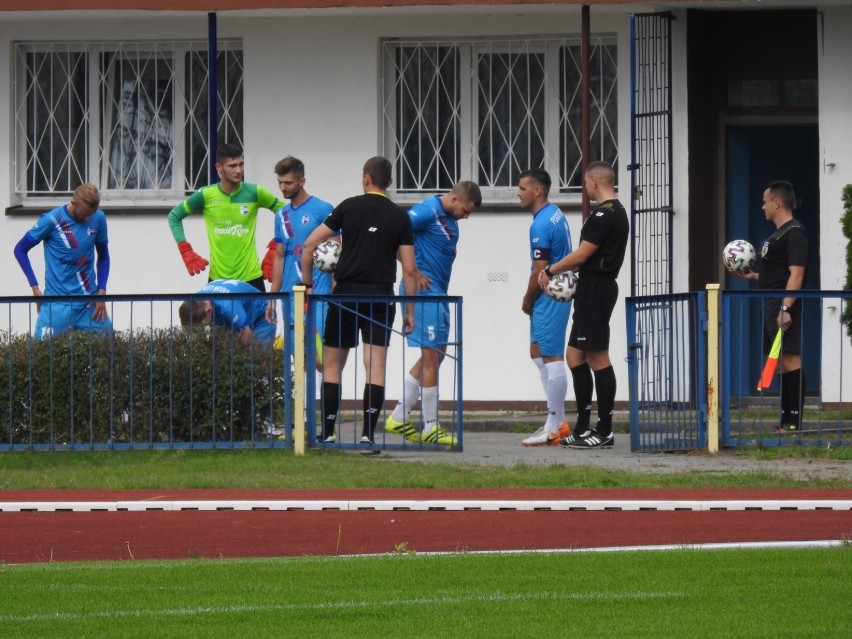 Piłka nożna. Pogoń Lębork przegrała 0-3 derby z Aniołami Garczegorze