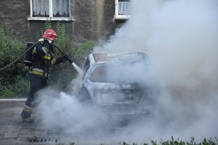 3-latek z płonącego auta w Boguszowicach wciąż nieprzytomny. Znana przyczyna pożaru