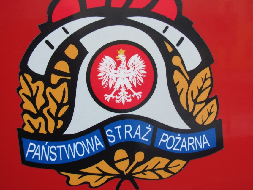 Wypalanie trawy przyczyną pożaru w Szymanowicach (gmina Gizałki). Spłonął budynek gospodarczy