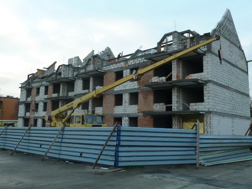 Blok komunalny przy ul. Andersa w Pile: powstaje już czwarte piętro