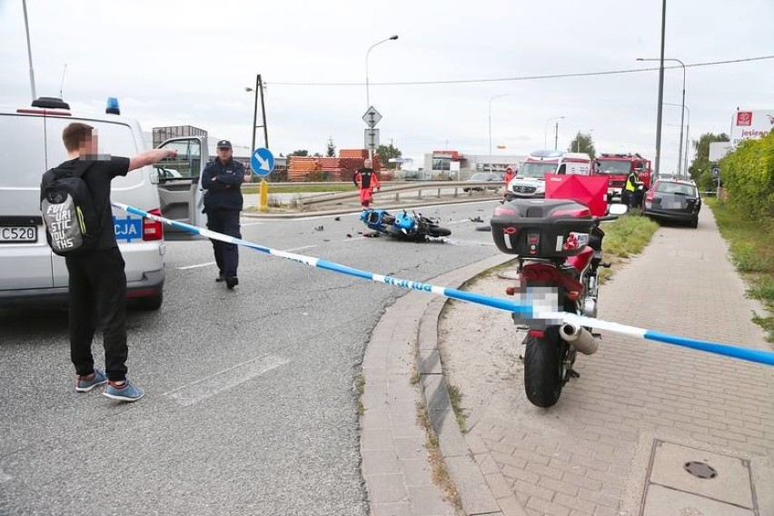 Wypadek na trasie Oleśnica - Wrocław. Nie żyje 25-letni motocyklista. Są utrudnienia! (ZDJĘCIA)  