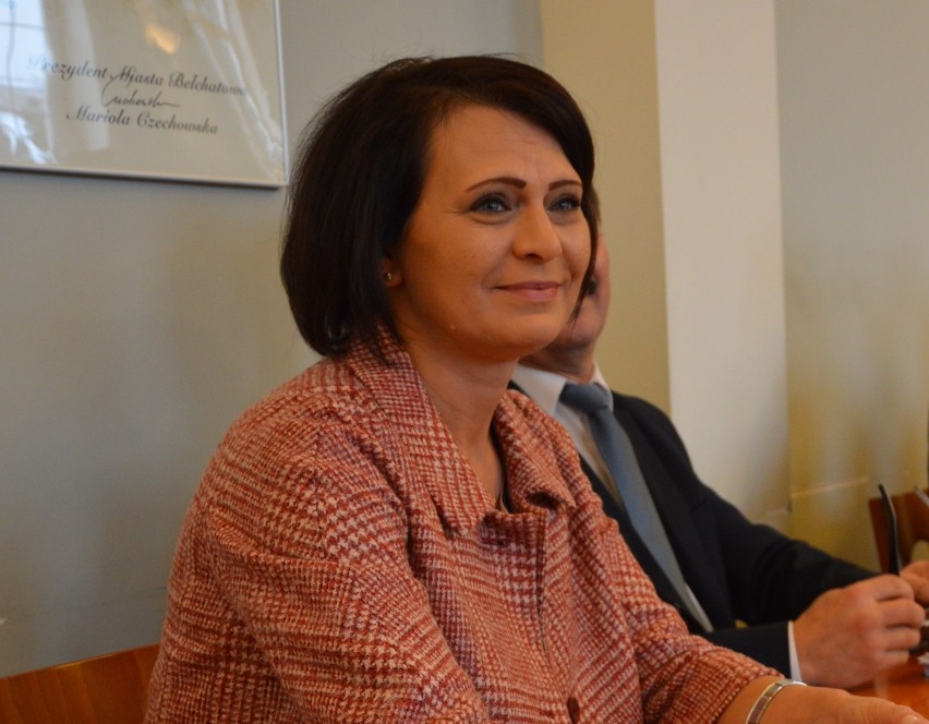 Prezydent Bełchatowa, Mariola Czechowska, zatrudniła w swojej kancelarii córkę