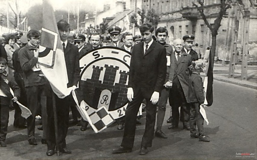 1 maja 1967 roku, Radom, ulica Reja 16. Po prawej ulica...