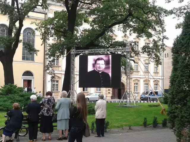 Ks. Waldemar Irek umarł nagle w swoim oławskim domu 13 sierpnia 2012 roku