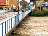 Stary most na Sole w Żywcu zamknięty z powodu wielkiej wody!