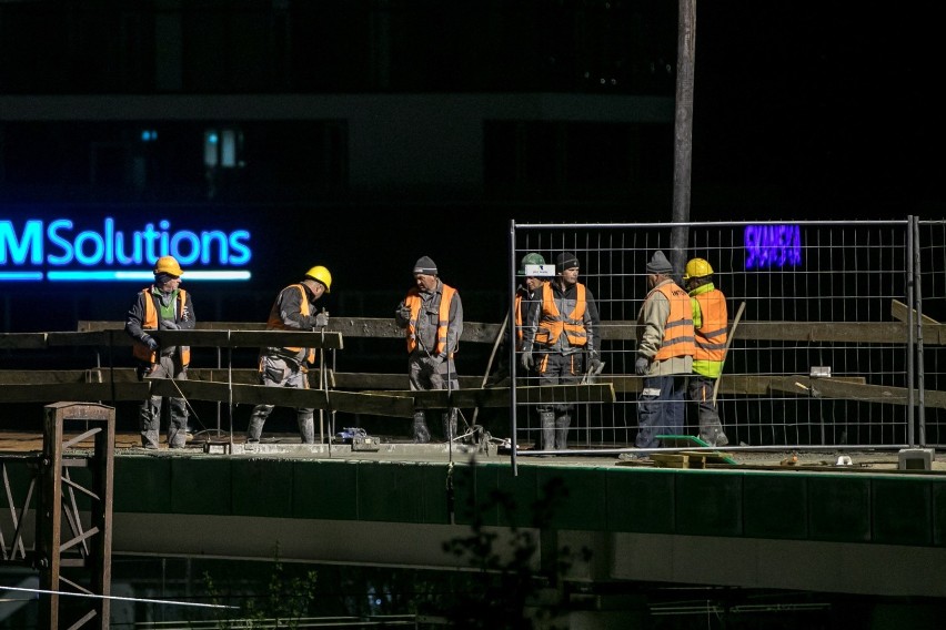 Tak powstaje nowa kładka w Krakowie