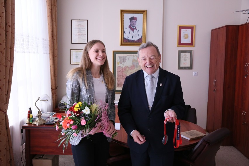 Studentka  Izabela Jastrząb z chełmskiej PWSZ została podwójną wicemistrzynią Polski. Zobacz zdjęcia