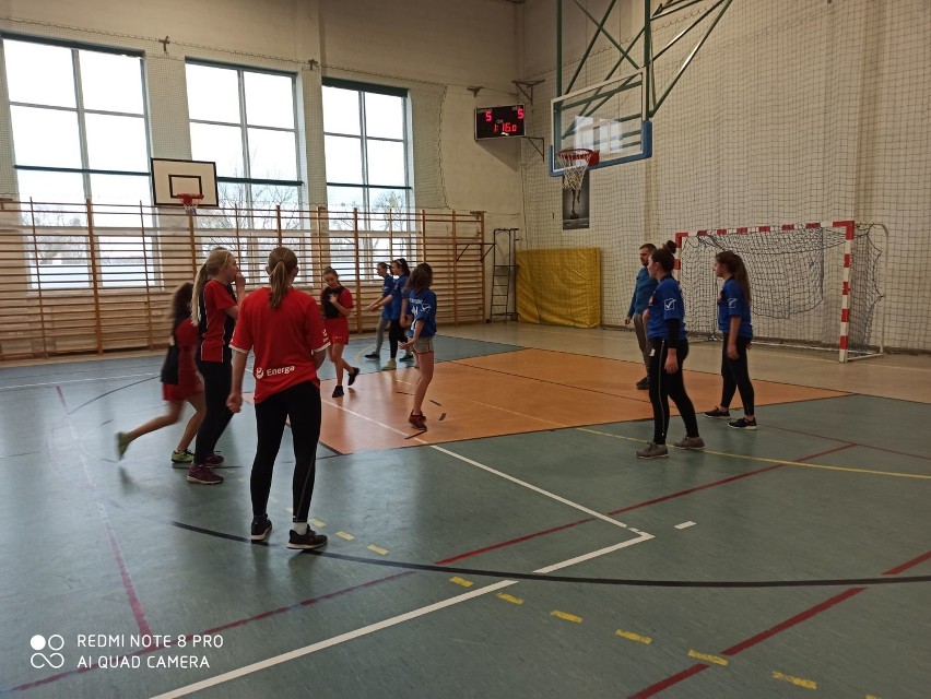 W Szkole Podstawowej w Osieku zorganizowano powiatowy turniej koszykówki dziewcząt