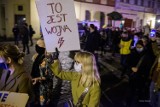 Strajk Kobiet w Tarnowie po orzeczeniu TK będzie kontynuowany. W poniedziałek kolejna manifestacja. Protesty się zaostrzą? [26.10.2020]