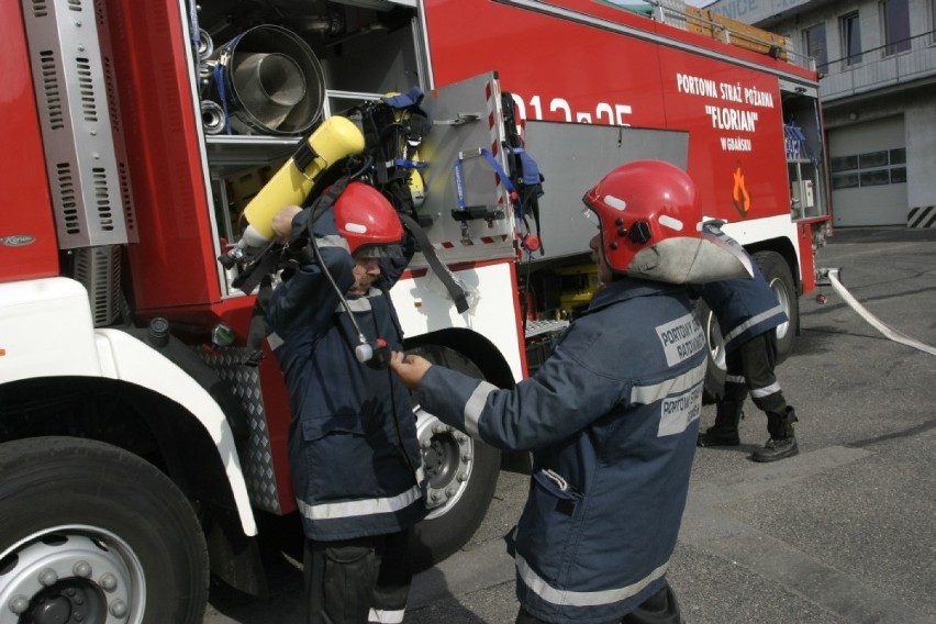 Tragiczny pożar w Polnicy. Nie żyją dwie osoby, trzecia w szpitalu ZDJĘCIE