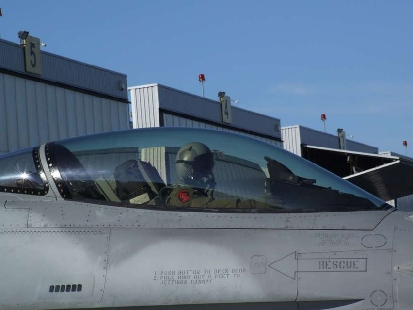 F-16 - zdjęcia z bazy w Krzesinach