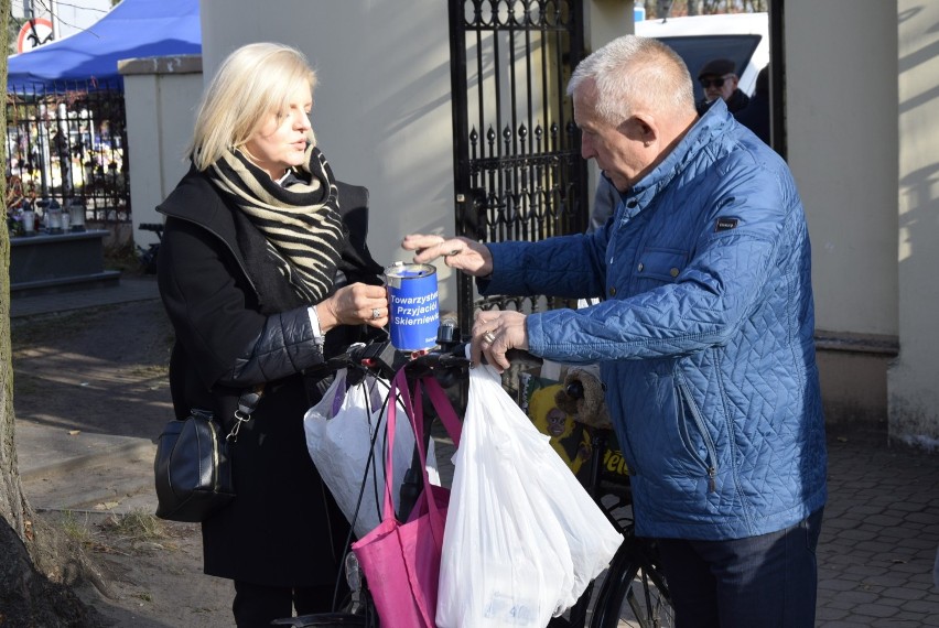 Tłumy skierniewiczan i osób przyjezdnych pojawiły się na...