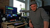 Patryk Gęgniewicz tworzy muzykę do filmów, teatru, gier komputerowych i audiobooków. Sprawdźcie, jakie utwory skomponował