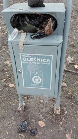 Oleśnica: Tony psich odchodów i śmieci w wielu punktach miasta