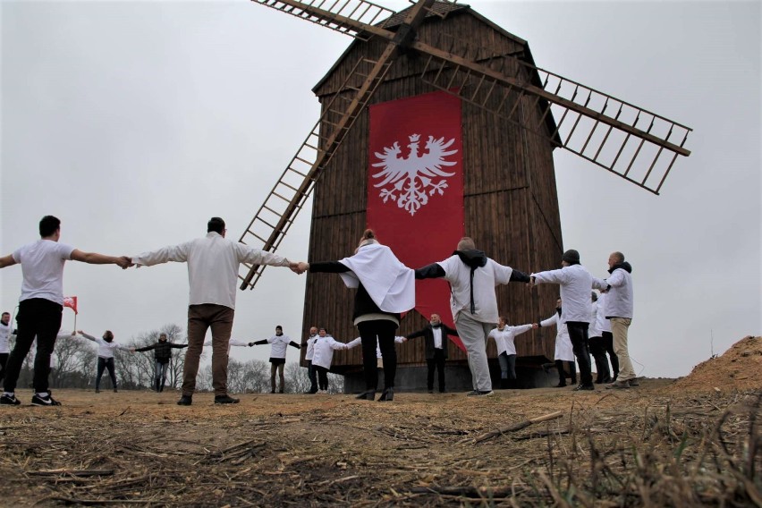 Serce dla powstańców wielkopolskich w Prusimiu...