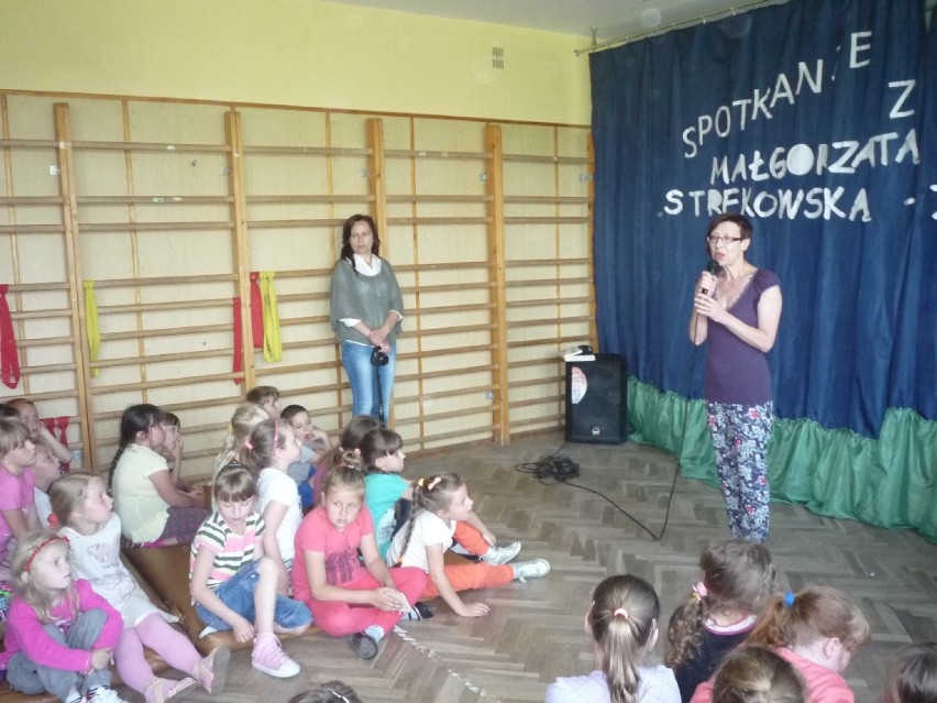 Gomunice: Małgorzata Strękowska-Zaremba spotkała się z uczniami