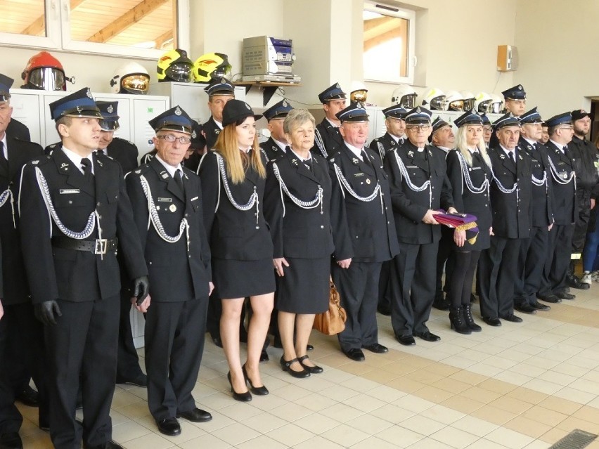 Strażacy z gminy Kępice świętowali przekazanie nowego...