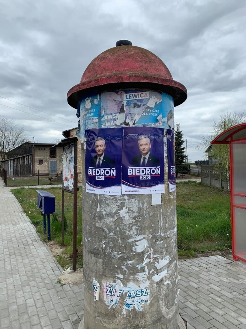 Lewica szykuje się do wyborów. Biedroń na plakatach w Działoszynie[FOTO]