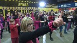 Poznań: Flash mob na dworcu PKP przeciw przemocy wobec kobiet [ZDJĘCIA, WIDEO]