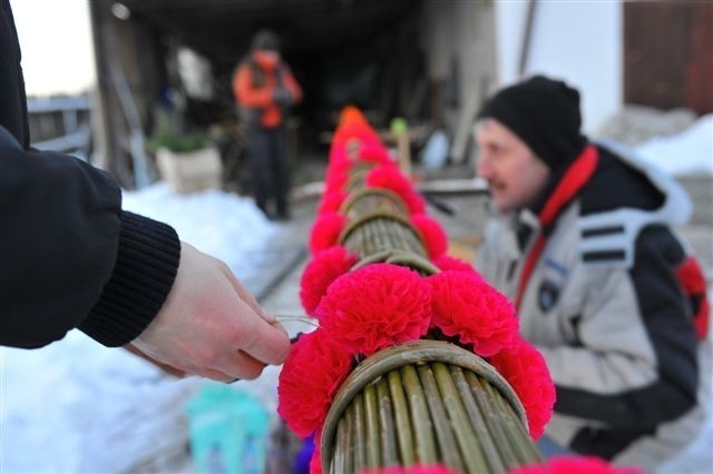 Lipnica Murowana: tak powstawała palma wielkanocna 2013 Zbigniewa Urbańczyka [ZDJĘCIA]