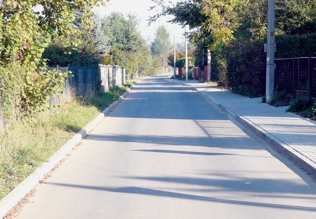 Ulica Wodna w Żorach po zakończeniu prac przy budowie sieci oraz odtworzeniu nawierzchni