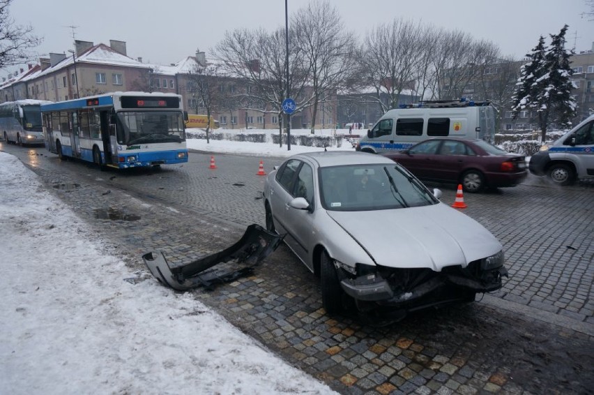 Kolizja w Zabrzu. Autobus spowodował mały karambol