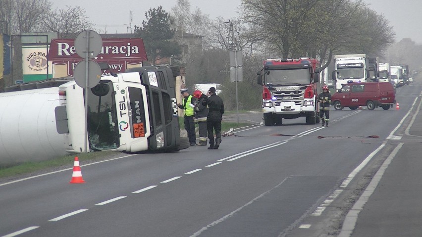 Wypadek w Niedźwiadach pod Kaliszem. Przewróciła się...