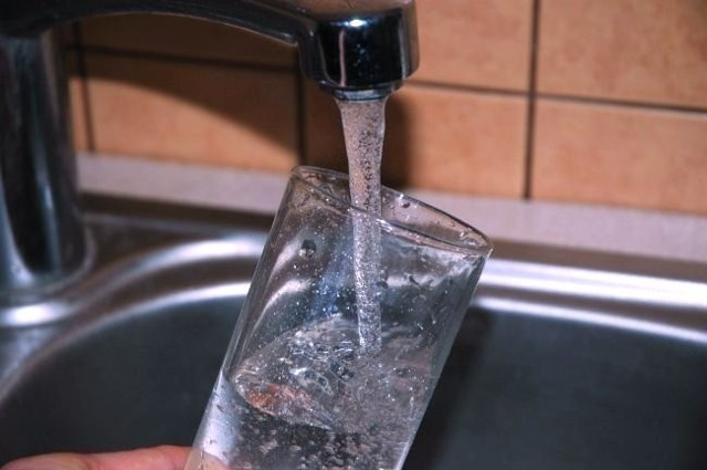 Warto wcześniej zrobić odpowiednie zapasy, do braki wody mogą dać się latem we znaki