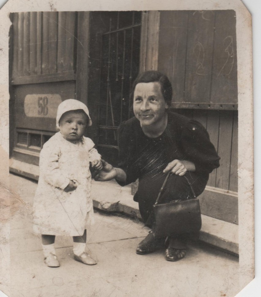Maria z córką - rok 1943.