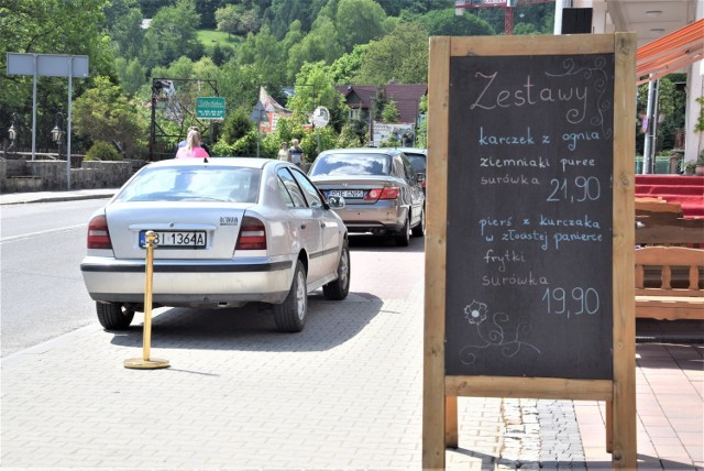 Beskidy także przygotowują się na przyjęcie turystów. Sprawdziliśmy więc, jak ceny za zestawy obiadowe kształtują się w popularnym Szczyrku.