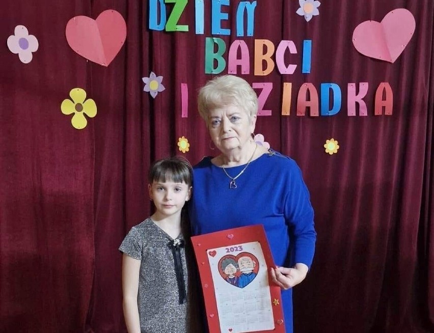 Babcie otrzymały wspaniałe laurki. Więcej na kolejnych...