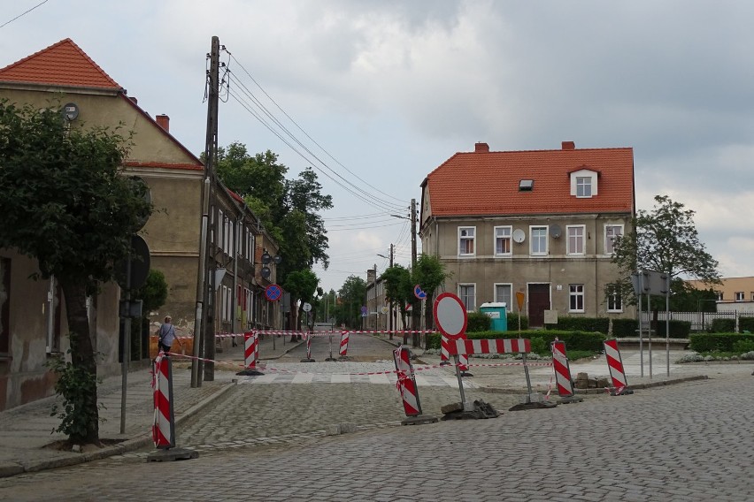 Modernizacja ulic Polnej, Daszyńskiego, Rynek słup