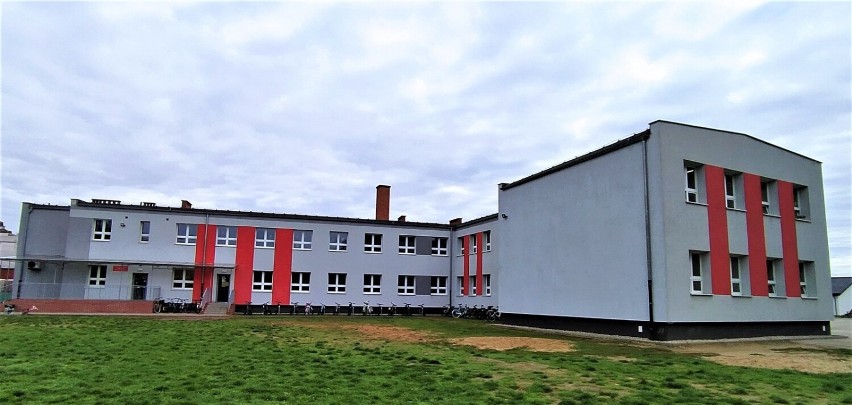 Będą pieniądze na projekt rozbudowy szkoły w Wilkowicach. To dobra wiadomość dla rodziców i uczniów uczących się w systemie dwuzmianowym