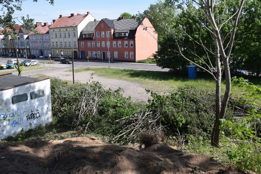 Otoczenie wieży ciśnień w Szczecinku po pracach porządkowych