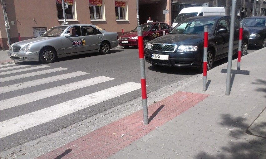 Kraków, ul. Urzędnicza

Mistrzowie parkowania...