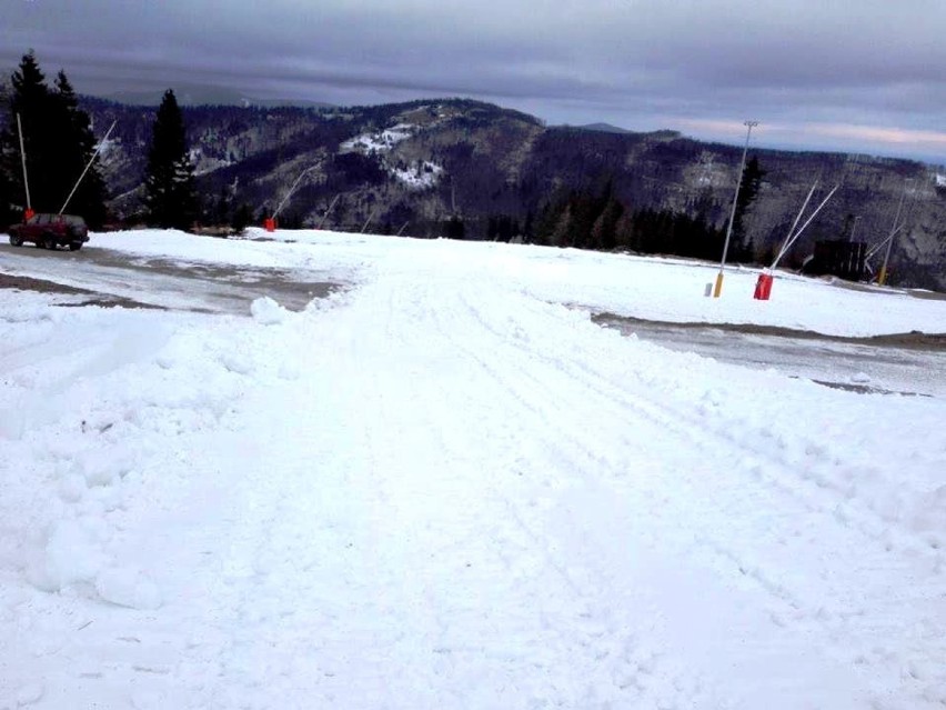 Szczyrk: Słowacy przegrali z pogodą - otwarcie ośrodka narciarskiego przełożone