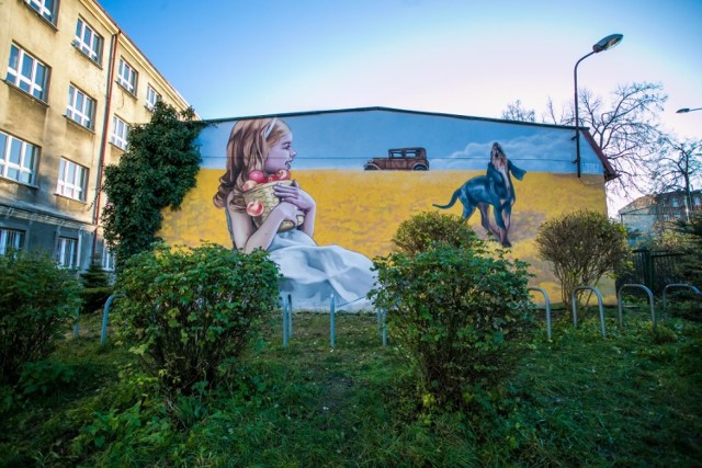 Nowy mural na ścianie Szkoły Podstawowej nr 14 na Siedlcach