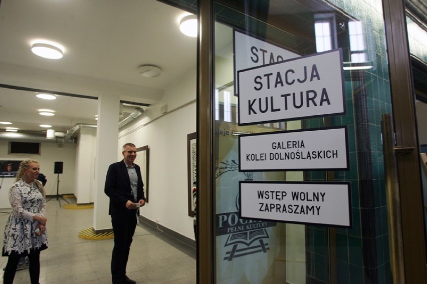 "Stacja Kultura” w Galerii Kolei Dolnośląskich na  Dworcu Kolejowym w Legnicy [ZDJĘCIA]