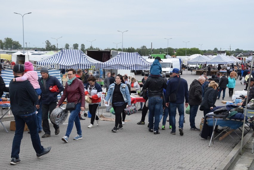 Giełda w Kaliszu. Klienci i kupcy dopisali pomimo...