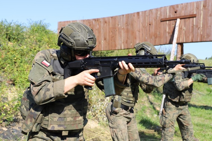 Malbork. Nowa broń dla batalionu terytorialsów. A wkrótce kolejne wcielenie na szkolenie podstawowe
