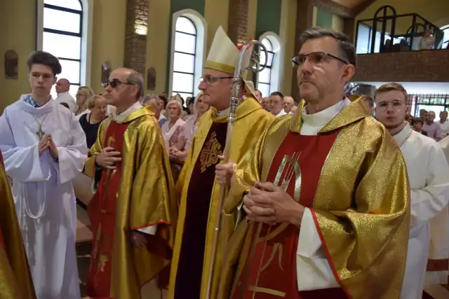 W czerwcu parafia Ducha Świętego w Szczecinku świętowała podwójny jubileusz, z prawej proboszcz Arkadiusz Sojka