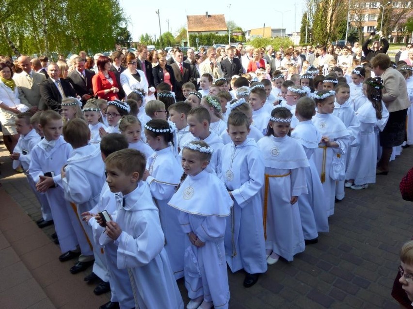 Chodzież: Komunia 2013. Dzieci z parafii NNMP przyjęły sakrament [FOTO]