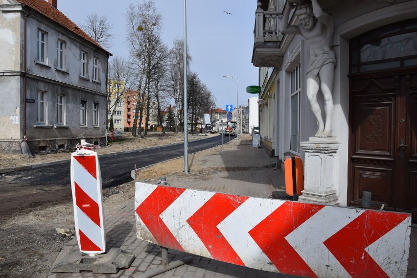 Ulica Koszalińska w Szczecinku wita wiosnę. Jest już asfalt [zdjęcia]